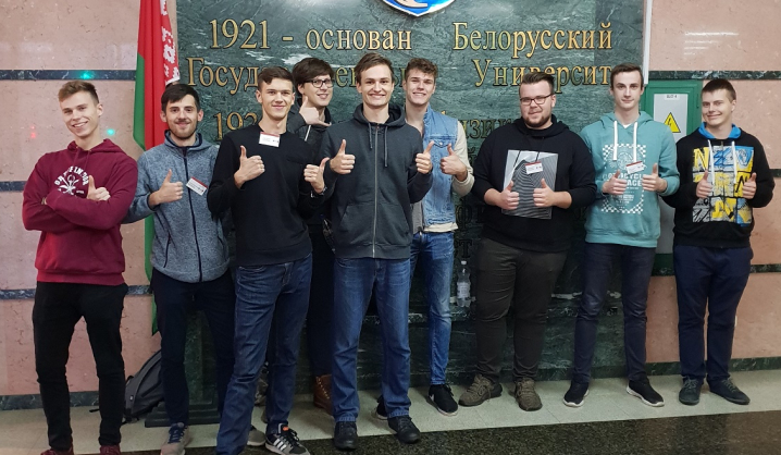 VGTU studentai pateko į pasaulio programavimo čempionato pusfinalį